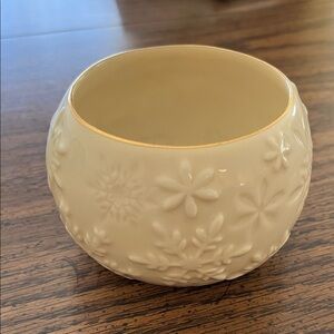 Lenox Elegant Cream Floral Embossed Bowl
